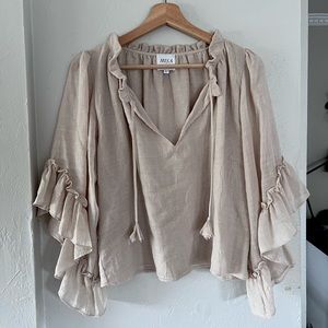 XS. MISA. Cute Flowy top.